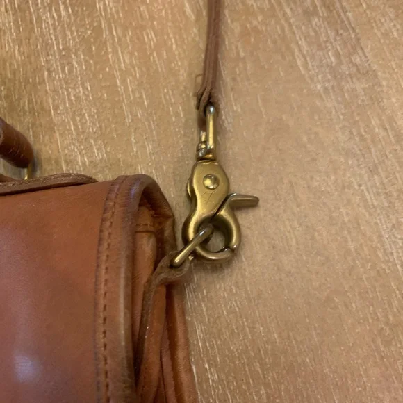 Vintage Coach Station Bag In British Tan - Picture 13 of 16